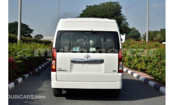 Acheter Import Voiture Toyota Hiace Blanc à Import - Dubai, Kampot Province Acheter Import Voiture Toyota Hiace Blanc à Import - Dubai, Kampot Province
