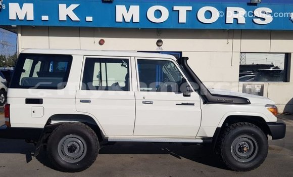 Buy Import Toyota Land Cruiser White Car in Import - Dubai in Kampot Province Buy Import Toyota Land Cruiser White Car in Import - Dubai in Kampot Province
