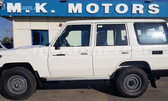 Buy Import Toyota Land Cruiser White Car in Import - Dubai in Kampot Province Buy Import Toyota Land Cruiser White Car in Import - Dubai in Kampot Province