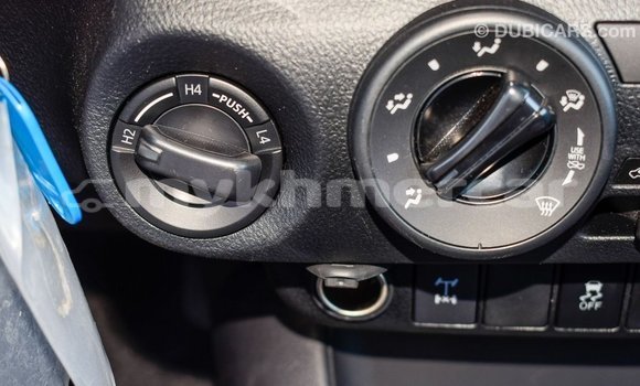 Acheter Import Voiture Toyota Hilux Blanc à Import - Dubai, Kampot Province Acheter Import Voiture Toyota Hilux Blanc à Import - Dubai, Kampot Province