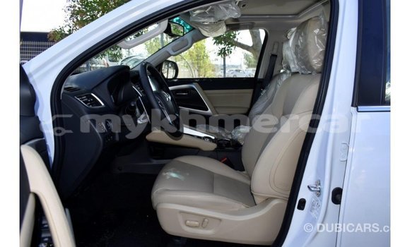 Acheter Import Voiture Mitsubishi Montero Blanc à Import - Dubai, Kampot Province Acheter Import Voiture Mitsubishi Montero Blanc à Import - Dubai, Kampot Province