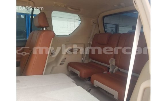 Buy Import Toyota Land Cruiser White Car in Import - Dubai in Kampot Province Buy Import Toyota Land Cruiser White Car in Import - Dubai in Kampot Province