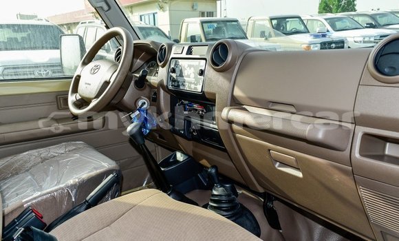 Buy Import Toyota Land Cruiser Beige Car in Import - Dubai in Kampot Province Buy Import Toyota Land Cruiser Beige Car in Import - Dubai in Kampot Province