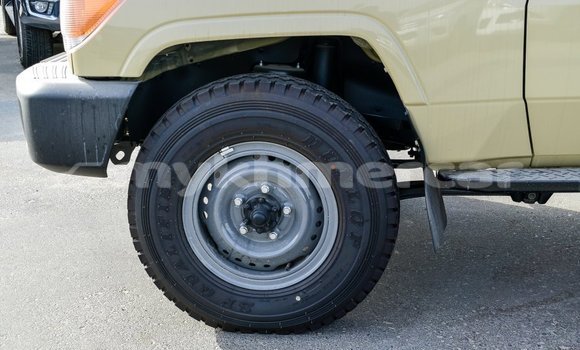 Buy Import Toyota Land Cruiser Beige Car in Import - Dubai in Kampot Province Buy Import Toyota Land Cruiser Beige Car in Import - Dubai in Kampot Province