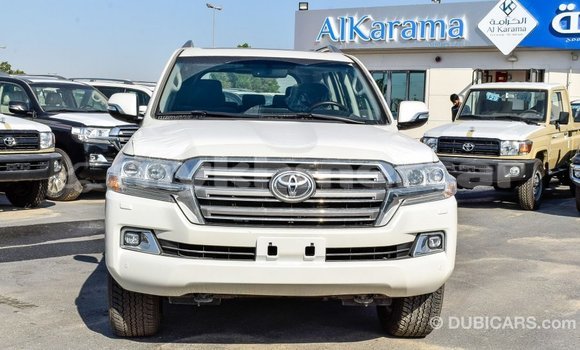 Acheter Import Voiture Toyota Land Cruiser Blanc à Import - Dubai, Kampot Province Acheter Import Voiture Toyota Land Cruiser Blanc à Import - Dubai, Kampot Province