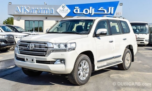 Acheter Import Voiture Toyota Land Cruiser Blanc à Import - Dubai, Kampot Province Acheter Import Voiture Toyota Land Cruiser Blanc à Import - Dubai, Kampot Province