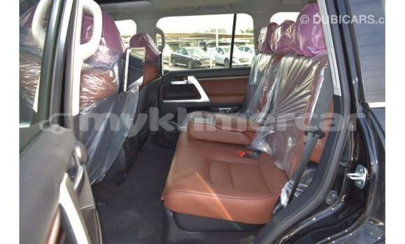 Acheter Import Voiture Toyota Land Cruiser Noir à Import - Dubai, Kampot Province Acheter Import Voiture Toyota Land Cruiser Noir à Import - Dubai, Kampot Province