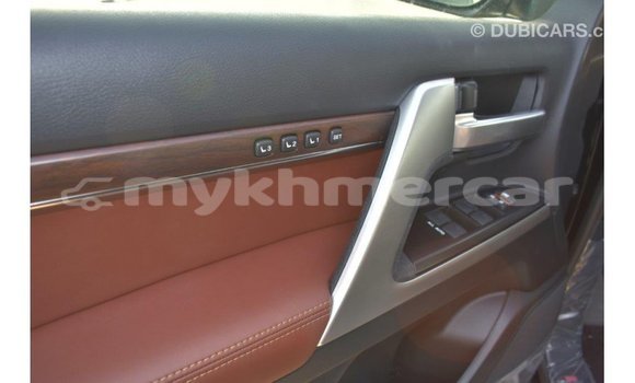 Acheter Import Voiture Toyota Land Cruiser Noir à Import - Dubai, Kampot Province Acheter Import Voiture Toyota Land Cruiser Noir à Import - Dubai, Kampot Province