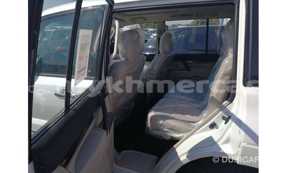 Acheter Import Voiture Mitsubishi Pajero Blanc à Import - Dubai, Kampot Province Acheter Import Voiture Mitsubishi Pajero Blanc à Import - Dubai, Kampot Province
