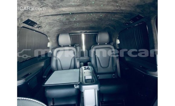 Acheter Import Voiture Mercedes-Benz 250 Noir à Import - Dubai, Kampot Province Acheter Import Voiture Mercedes-Benz 250 Noir à Import - Dubai, Kampot Province