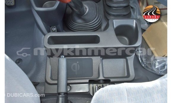 Acheter Import Voiture Toyota Land Cruiser Autre à Import - Dubai, Kampot Province Acheter Import Voiture Toyota Land Cruiser Autre à Import - Dubai, Kampot Province