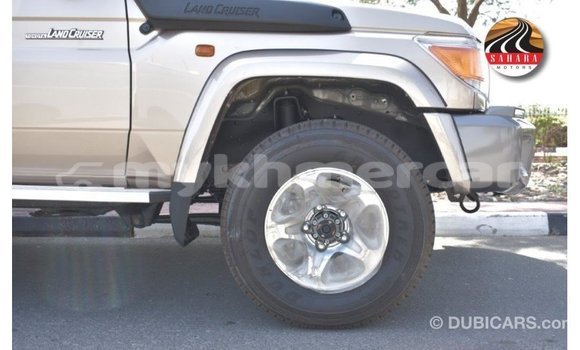 Acheter Import Voiture Toyota Land Cruiser Autre à Import - Dubai, Kampot Province Acheter Import Voiture Toyota Land Cruiser Autre à Import - Dubai, Kampot Province
