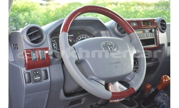 Acheter Import Voiture Toyota Land Cruiser Autre à Import - Dubai, Kampot Province Acheter Import Voiture Toyota Land Cruiser Autre à Import - Dubai, Kampot Province