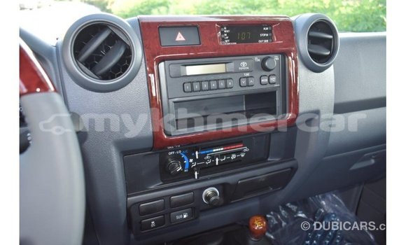 Acheter Import Voiture Toyota Land Cruiser Autre à Import - Dubai, Kampot Province Acheter Import Voiture Toyota Land Cruiser Autre à Import - Dubai, Kampot Province