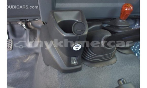 Acheter Import Voiture Toyota Land Cruiser Autre à Import - Dubai, Kampot Province Acheter Import Voiture Toyota Land Cruiser Autre à Import - Dubai, Kampot Province