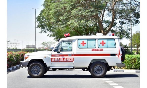 Acheter Import Voiture Toyota Land Cruiser Blanc à Import - Dubai, Kampot Province Acheter Import Voiture Toyota Land Cruiser Blanc à Import - Dubai, Kampot Province