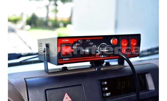 Acheter Import Voiture Toyota Land Cruiser Blanc à Import - Dubai, Kampot Province Acheter Import Voiture Toyota Land Cruiser Blanc à Import - Dubai, Kampot Province