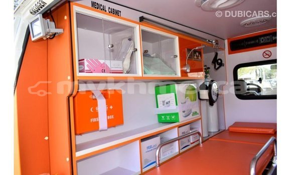 Acheter Import Voiture Toyota Land Cruiser Blanc à Import - Dubai, Kampot Province Acheter Import Voiture Toyota Land Cruiser Blanc à Import - Dubai, Kampot Province