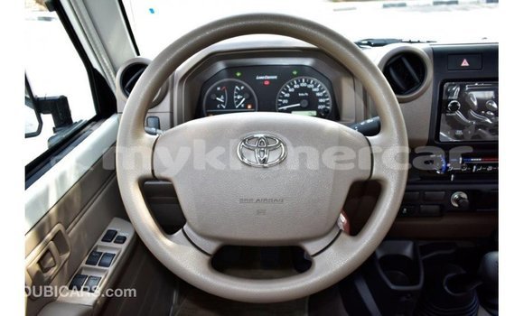 Acheter Import Voiture Toyota Land Cruiser Blanc à Import - Dubai, Kampot Province Acheter Import Voiture Toyota Land Cruiser Blanc à Import - Dubai, Kampot Province