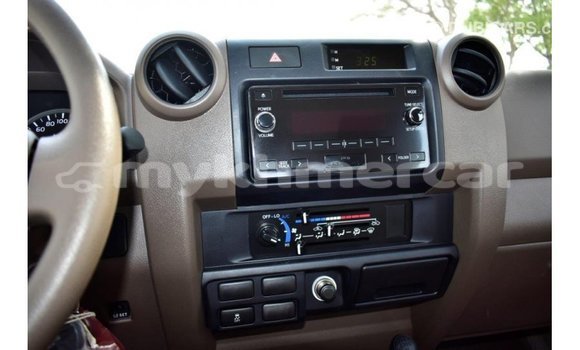 Acheter Import Voiture Toyota Land Cruiser Blanc à Import - Dubai, Kampot Province Acheter Import Voiture Toyota Land Cruiser Blanc à Import - Dubai, Kampot Province