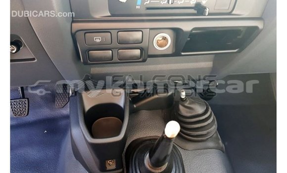 Acheter Import Voiture Toyota Land Cruiser Blanc à Import - Dubai, Kampot Province Acheter Import Voiture Toyota Land Cruiser Blanc à Import - Dubai, Kampot Province