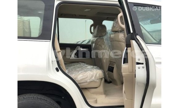 ទិញ នាំចូល Toyota Land Cruiser White ឡាន} ក្នុង Import - Dubai ក្នុង Kampot Province ទិញ នាំចូល Toyota Land Cruiser White ឡាន} ក្នុង Import - Dubai ក្នុង Kampot Province