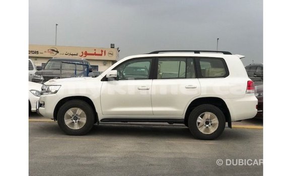 ទិញ នាំចូល Toyota Land Cruiser White ឡាន} ក្នុង Import - Dubai ក្នុង Kampot Province ទិញ នាំចូល Toyota Land Cruiser White ឡាន} ក្នុង Import - Dubai ក្នុង Kampot Province