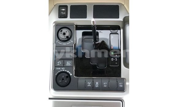 ទិញ នាំចូល Toyota Land Cruiser White ឡាន} ក្នុង Import - Dubai ក្នុង Kampot Province ទិញ នាំចូល Toyota Land Cruiser White ឡាន} ក្នុង Import - Dubai ក្នុង Kampot Province