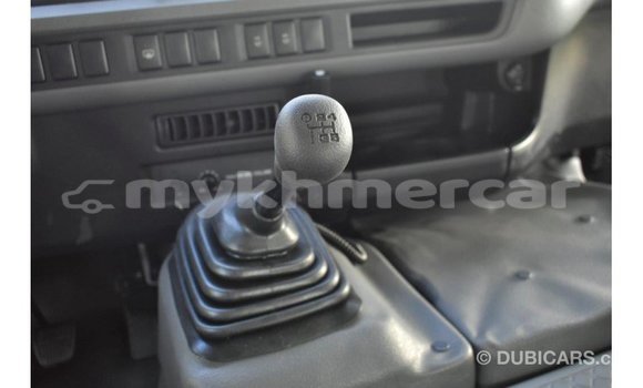 Acheter Import Voiture Toyota Coaster Blanc à Import - Dubai, Kampot Province Acheter Import Voiture Toyota Coaster Blanc à Import - Dubai, Kampot Province