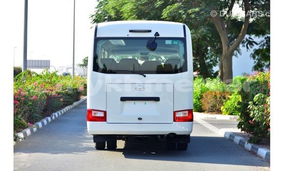 Acheter Import Voiture Toyota Coaster Blanc à Import - Dubai, Kampot Province Acheter Import Voiture Toyota Coaster Blanc à Import - Dubai, Kampot Province