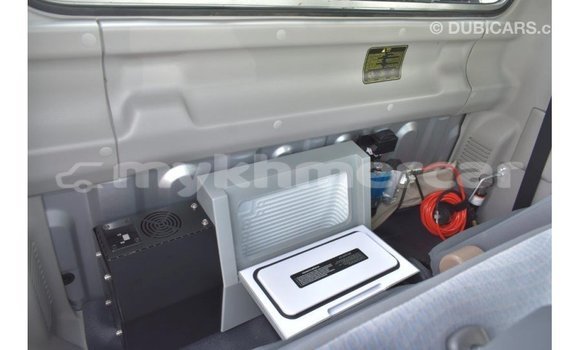 Acheter Import Voiture Toyota Land Cruiser Autre à Import - Dubai, Kampot Province Acheter Import Voiture Toyota Land Cruiser Autre à Import - Dubai, Kampot Province