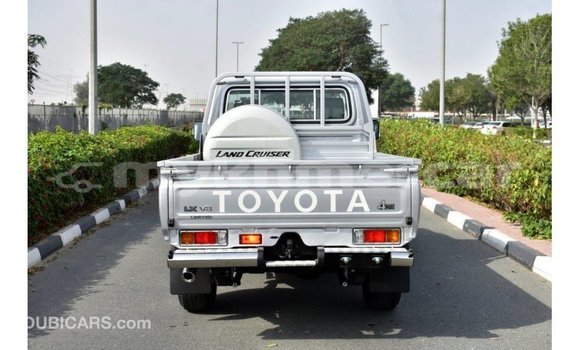 Acheter Import Voiture Toyota Land Cruiser Autre à Import - Dubai, Kampot Province Acheter Import Voiture Toyota Land Cruiser Autre à Import - Dubai, Kampot Province