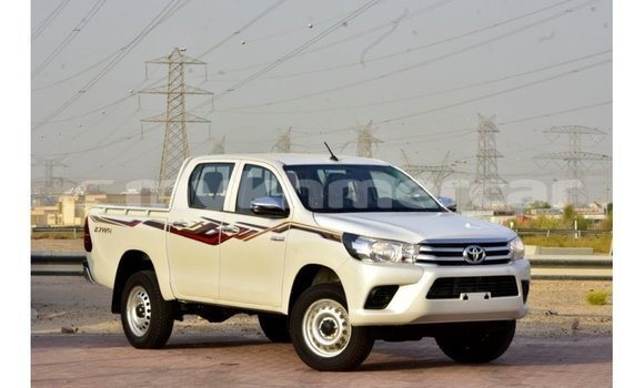 Acheter Import Voiture Toyota Hilux Blanc à Import - Dubai, Kampot Province Acheter Import Voiture Toyota Hilux Blanc à Import - Dubai, Kampot Province