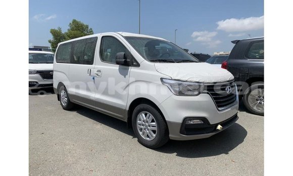 Acheter Import Voiture Hyundai Accent Blanc à Import - Dubai, Kampot Province Acheter Import Voiture Hyundai Accent Blanc à Import - Dubai, Kampot Province