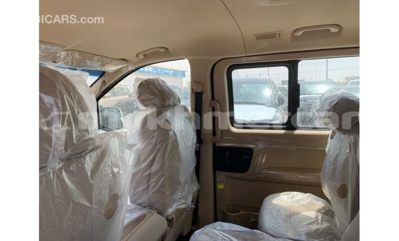 Acheter Import Voiture Hyundai Accent Blanc à Import - Dubai, Kampot Province Acheter Import Voiture Hyundai Accent Blanc à Import - Dubai, Kampot Province