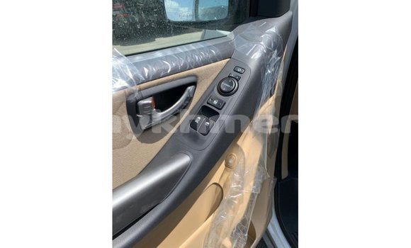 Acheter Import Voiture Hyundai Accent Blanc à Import - Dubai, Kampot Province Acheter Import Voiture Hyundai Accent Blanc à Import - Dubai, Kampot Province