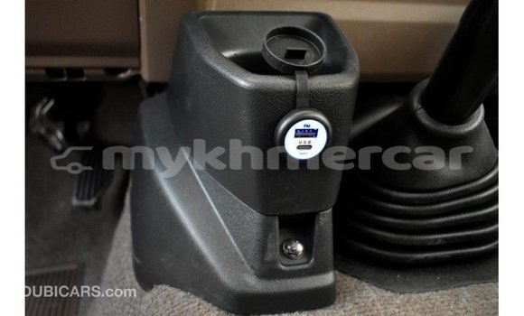 Acheter Import Voiture Toyota Land Cruiser Autre à Import - Dubai, Kampot Province Acheter Import Voiture Toyota Land Cruiser Autre à Import - Dubai, Kampot Province