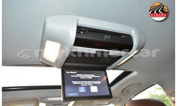 Acheter Import Voiture Toyota Sequoia Blanc à Import - Dubai, Kampot Province Acheter Import Voiture Toyota Sequoia Blanc à Import - Dubai, Kampot Province