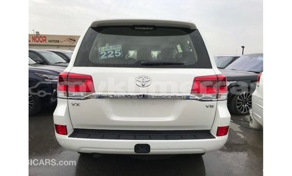 ទិញ នាំចូល Toyota Land Cruiser White ឡាន} ក្នុង Import - Dubai ក្នុង Kampot Province ទិញ នាំចូល Toyota Land Cruiser White ឡាន} ក្នុង Import - Dubai ក្នុង Kampot Province