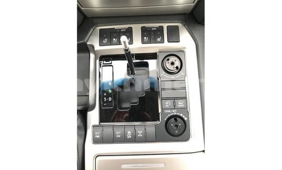 ទិញ នាំចូល Toyota Land Cruiser White ឡាន} ក្នុង Import - Dubai ក្នុង Kampot Province ទិញ នាំចូល Toyota Land Cruiser White ឡាន} ក្នុង Import - Dubai ក្នុង Kampot Province