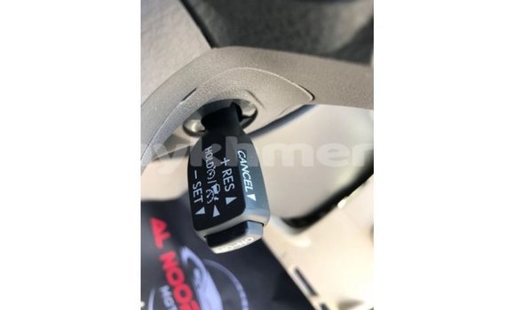 Acheter Import Voiture Toyota Prado Blanc à Import - Dubai, Kampot Province Acheter Import Voiture Toyota Prado Blanc à Import - Dubai, Kampot Province