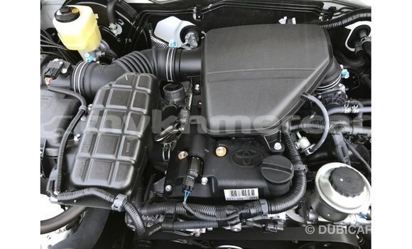 Acheter Import Voiture Toyota Prado Blanc à Import - Dubai, Kampot Province Acheter Import Voiture Toyota Prado Blanc à Import - Dubai, Kampot Province