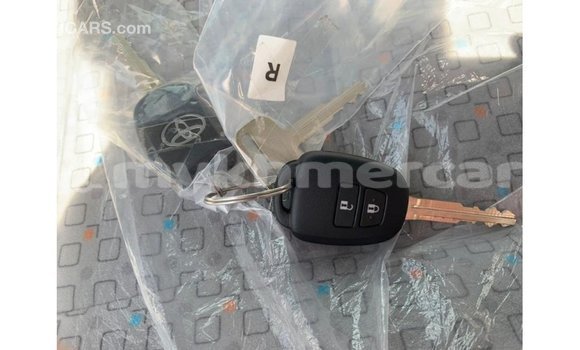 Acheter Import Voiture Toyota Hiace Blanc à Import - Dubai, Kampot Province Acheter Import Voiture Toyota Hiace Blanc à Import - Dubai, Kampot Province