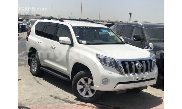 Acheter Import Voiture Toyota Prado Blanc à Import - Dubai, Kampot Province Acheter Import Voiture Toyota Prado Blanc à Import - Dubai, Kampot Province