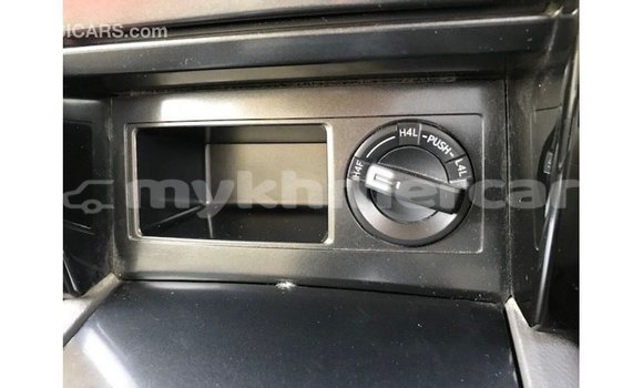 Acheter Import Voiture Toyota Prado Blanc à Import - Dubai, Kampot Province Acheter Import Voiture Toyota Prado Blanc à Import - Dubai, Kampot Province