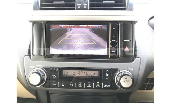 Acheter Import Voiture Toyota Prado Blanc à Import - Dubai, Kampot Province Acheter Import Voiture Toyota Prado Blanc à Import - Dubai, Kampot Province