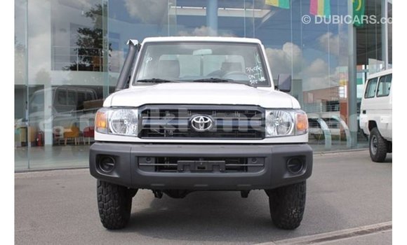 Buy Import Toyota Land Cruiser White Car in Import - Dubai in Kampot Province Buy Import Toyota Land Cruiser White Car in Import - Dubai in Kampot Province