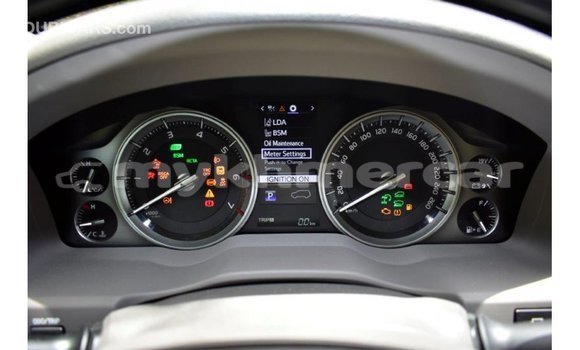 Acheter Import Voiture Toyota Land Cruiser Blanc à Import - Dubai, Kampot Province Acheter Import Voiture Toyota Land Cruiser Blanc à Import - Dubai, Kampot Province