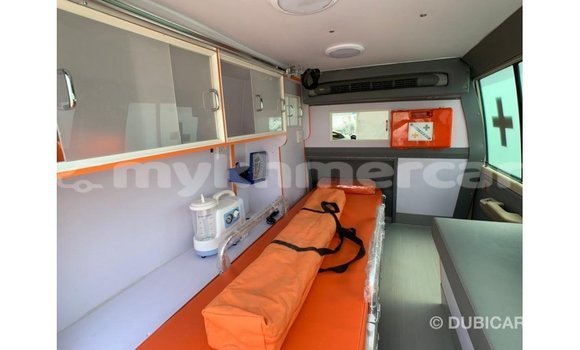 Acheter Import Utilitaire Toyota DA Beige à Import - Dubai, Kampot Province Acheter Import Utilitaire Toyota DA Beige à Import - Dubai, Kampot Province