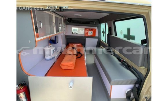 Acheter Import Utilitaire Toyota DA Beige à Import - Dubai, Kampot Province Acheter Import Utilitaire Toyota DA Beige à Import - Dubai, Kampot Province